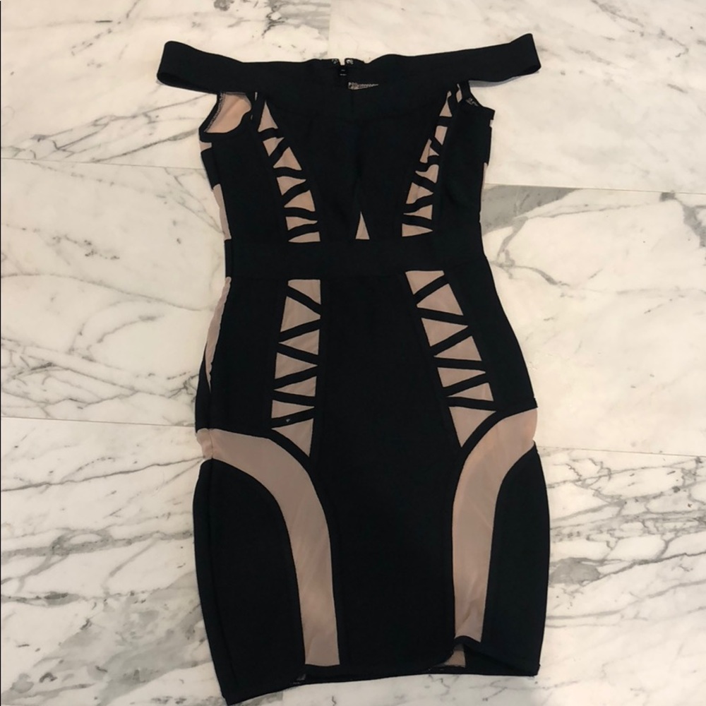 Body-con dress with transparent cuts
